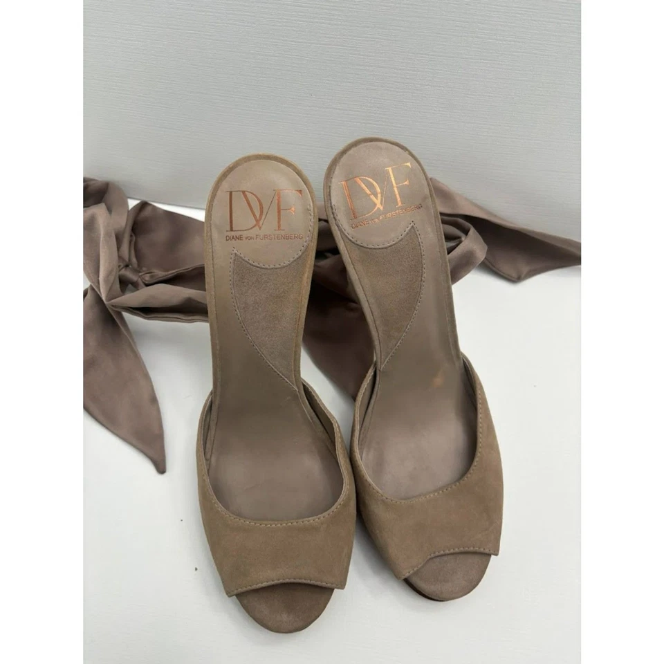 Zapatos de tacón Diane Von Furstenburg con pajarita al tobillo talla 7 1/2 7,5 ropa de trabajo formal Foto 3 de 4