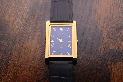 Seiko Slim Quartz Men Blue Dial Black Leather Dress Vintage Watch