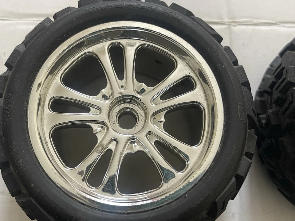 Pneus Team Losi 320 Spokez /Smasher XL / dianteiro (2) - Imagem 2 de 4