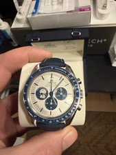 OMEGA Speedmaster Silver Snoopy Award Ungetra...