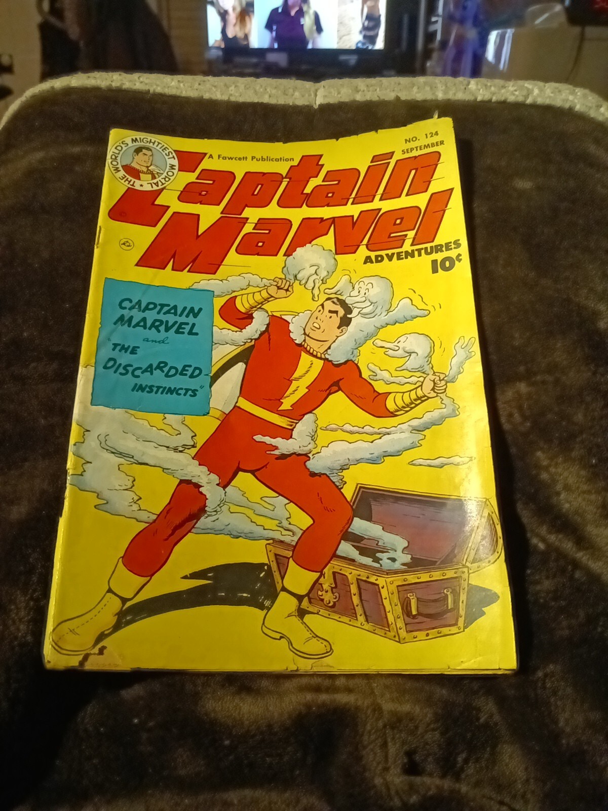 GOLDEN AGE FAWCETT Comics CAPTAIN MARVEL ADVENTURES #124 Shazam 1951 Superhero 