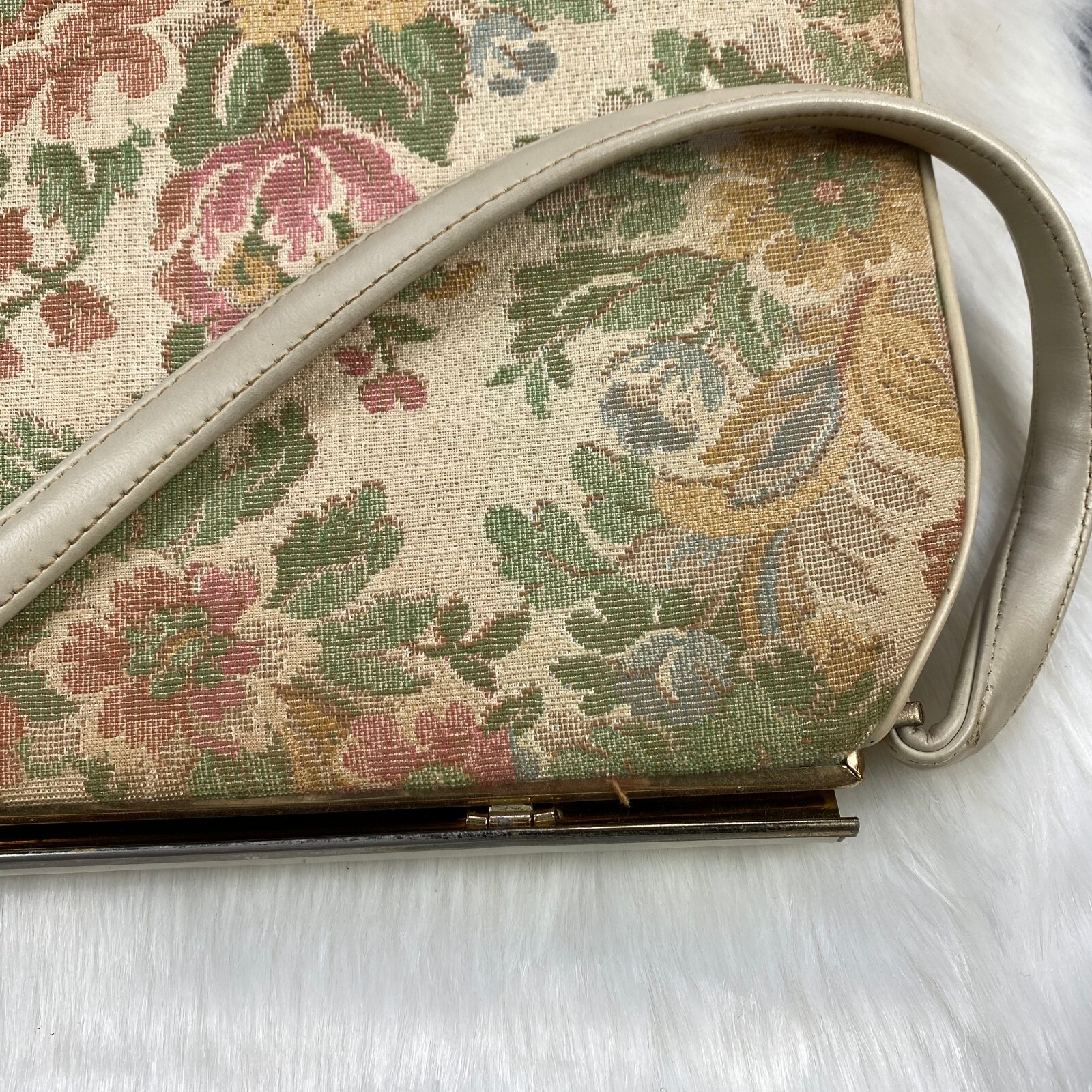 Vintage 50s L & M Cream Floral Tapestry Handbag - image 11