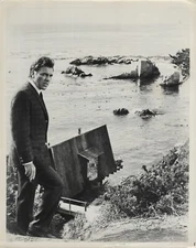 The Sandpiper (1965) 8x10 black & white publicity photo #6