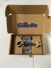 Gillette Mach3 for Men, 1 Gillette Mach3 Razor Handle + 4 Refill Cartridges BNIB