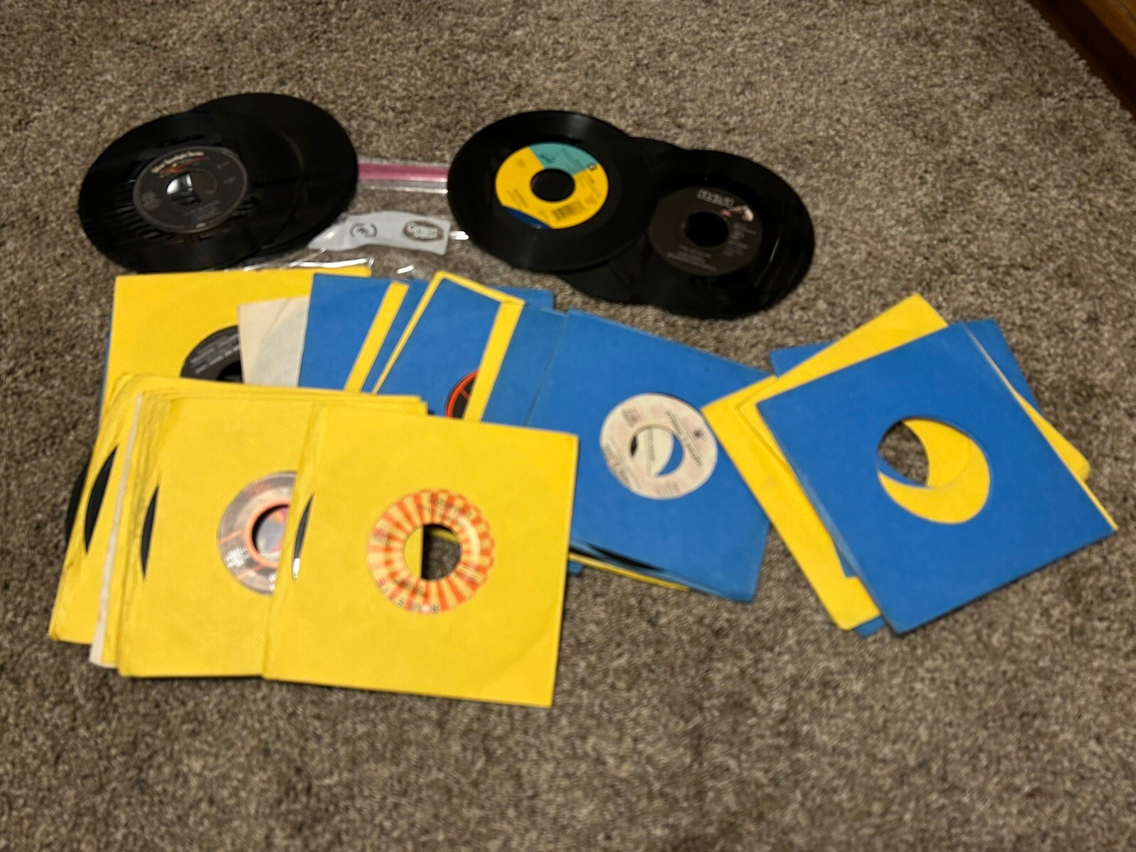 LOT OF 30 VINYL RECORDS 45 RPM  Rock, Pop, Country, R&B 70s-90s READ (10)-image