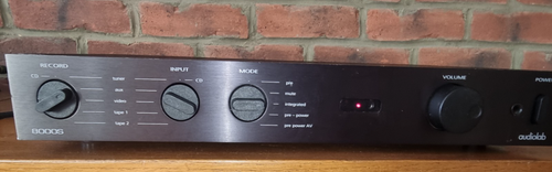 Audiolab 8000s Intergrated Amplifier. black, used.