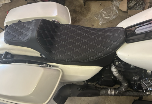 Drag Specialties Predator III Extended Reach Seat fits 2008-2024 Harley Touring - Picture 5 of 5