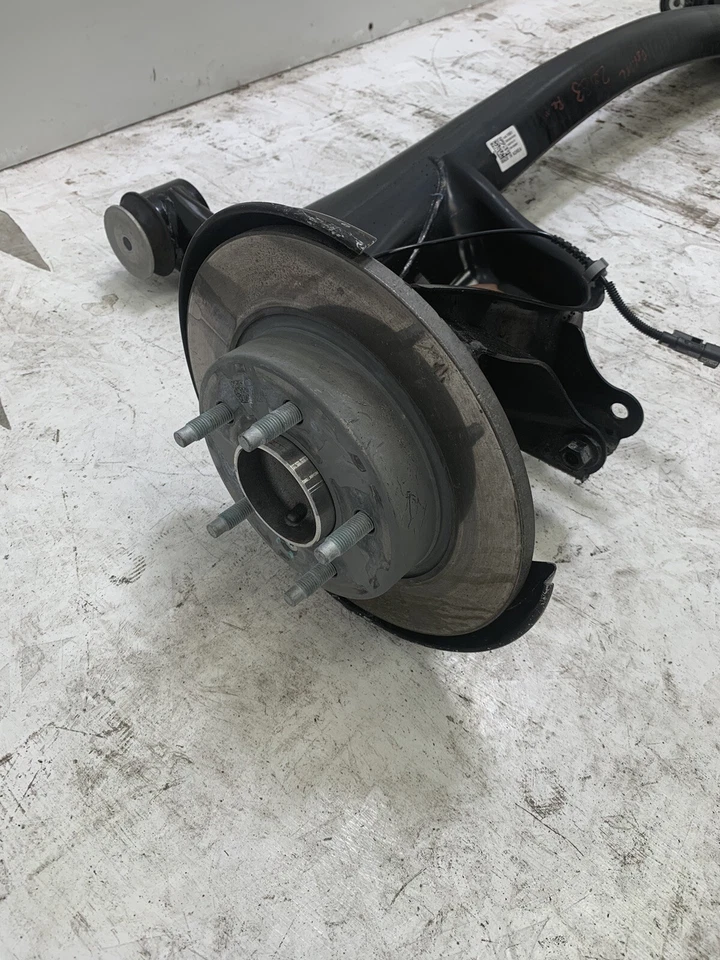 2020-2023 Buick Encore GX FWD REAR SUBFRAME AXLE BEAM OEM USED 52655155, Zoom In Foto 3 de 4