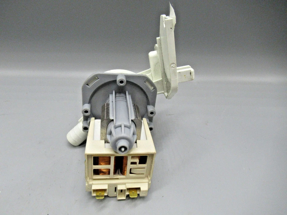 Bomba de drenaje Bomba de lejía AEG ELECTROLUX LAVAMAT TURBO 1680 ASKOLL Cod. 132115204 Foto 3 de 3