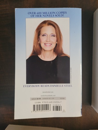 DANIELLE STEEL Lot of 5 Hardcover/Paperback Books-Assorted Titles - Imagen 7 de 14