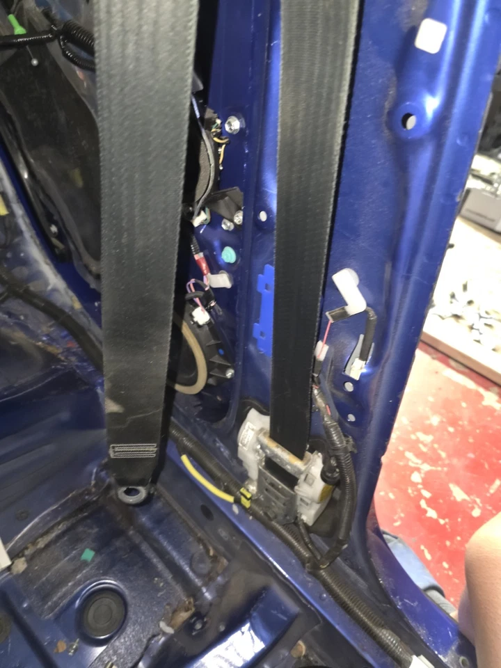 Cinturones de seguridad delanteros Lexus Is F-Sport 2012 OEM negros🔥se adapta a 06-13 es negro ambos delanteros Foto 3 de 4