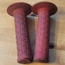 old school red Ame Bubble font tri survivor grips bmx bike
