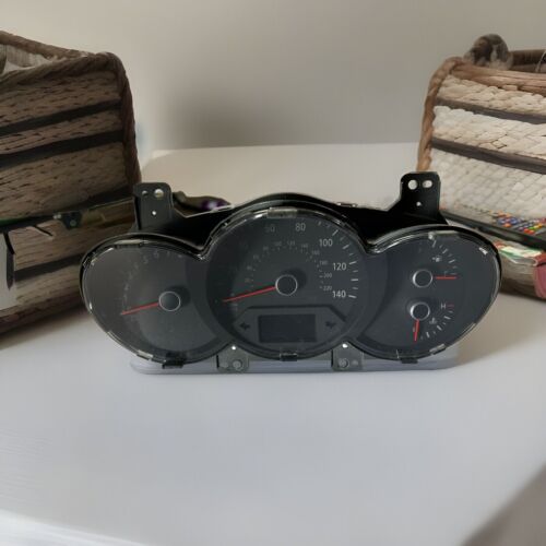 2012-2013 Kia Soul Speedometer Instrument Cluster Gauges 94009-2k320 - Picture 1 of 4