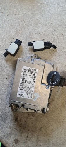 Airbagsteuergerät 8200528766 für Renault Clio III, 8200529572- 2st Crash sensor - Bild 1 von 6