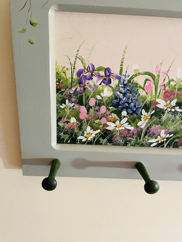 21” X 13 1/2” Wooden Hand Painted Hanging Key Coat Rack Floral - Picture 3 of 7