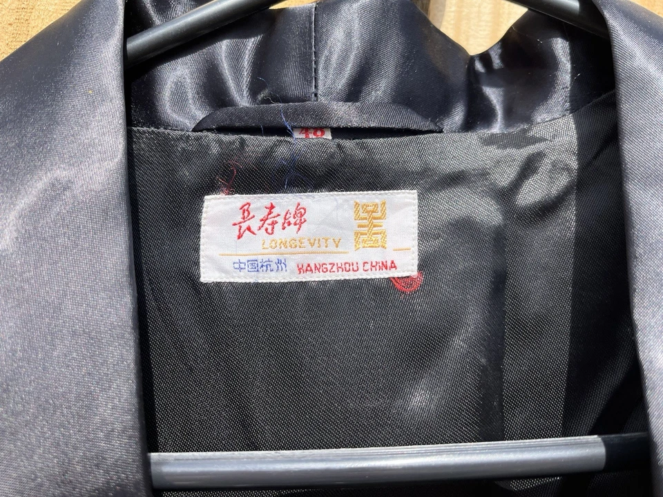 Kimono/vestido chino de seda negro y dorado talla 48 (mediano a grande) Foto 3 de 4