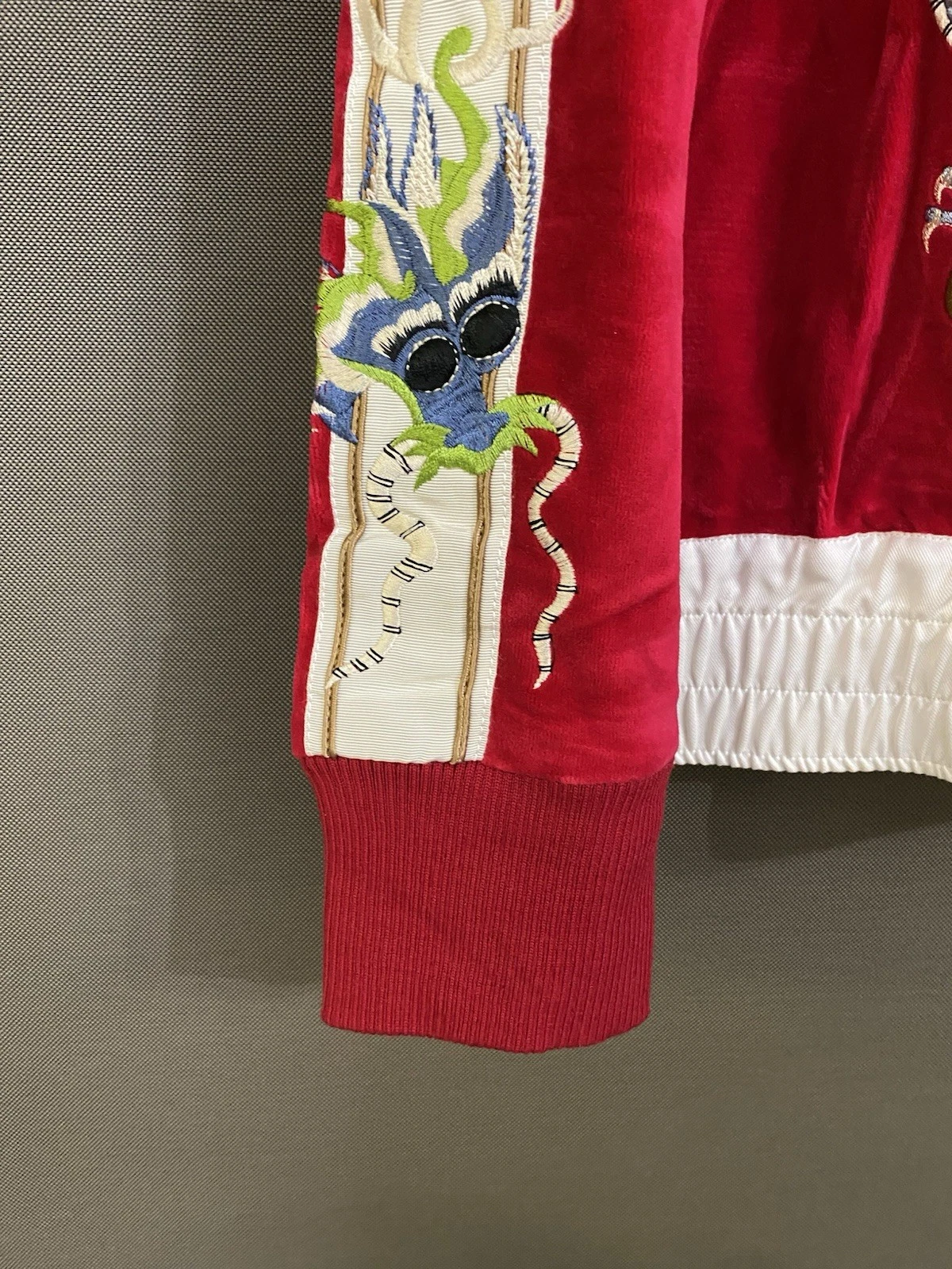 Felpa con cappuccio Gucci 2017 Dragon in velluto ricamato taglia M