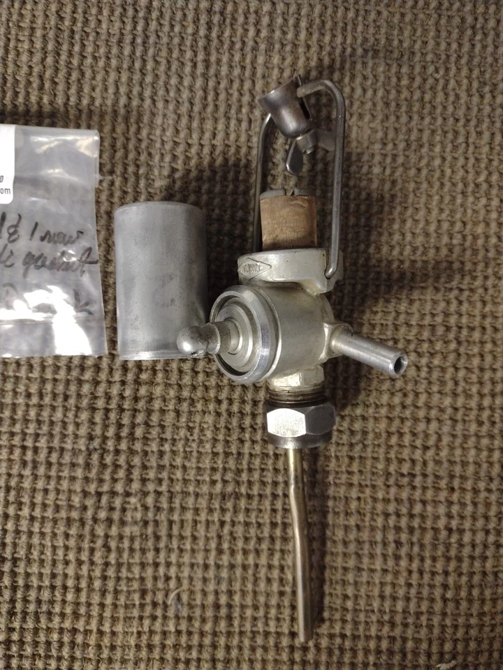 BONITO USADO ORIGINAL KARCO PORSCHE 356B 356C 356SC TANQUE DE COMBUSTIBLE VÁLVULA DE CIERRE PETCOCK Foto 3 de 3