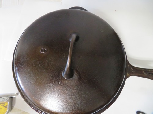 Vintage Griswold No 8 (704 A) Cast Iron Skillet w/ 1035 B Iron Mountain Lid - Picture 10 of 17