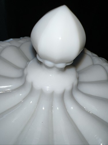 Vintage Westmoreland Glass Milk Glass Paneled Grape 1881 Puff Box Jelly with Lid - Picture 7 of 22