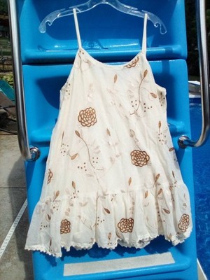 Logo Lavish Lori Goldstein Flounce hem strapped top Embroidered cream M