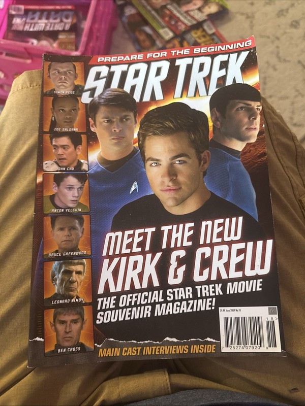 2009 Star Trek The Official Magazine Meet The New Kirk & Crew Issue #18