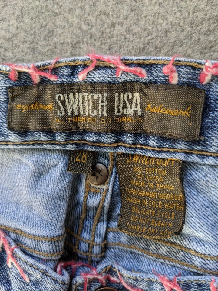 Pantalones de mezclilla Switch USA para mujer talla 28 artísticos bordados diseño floral corte bota boho Y2K Foto 4 de 4
