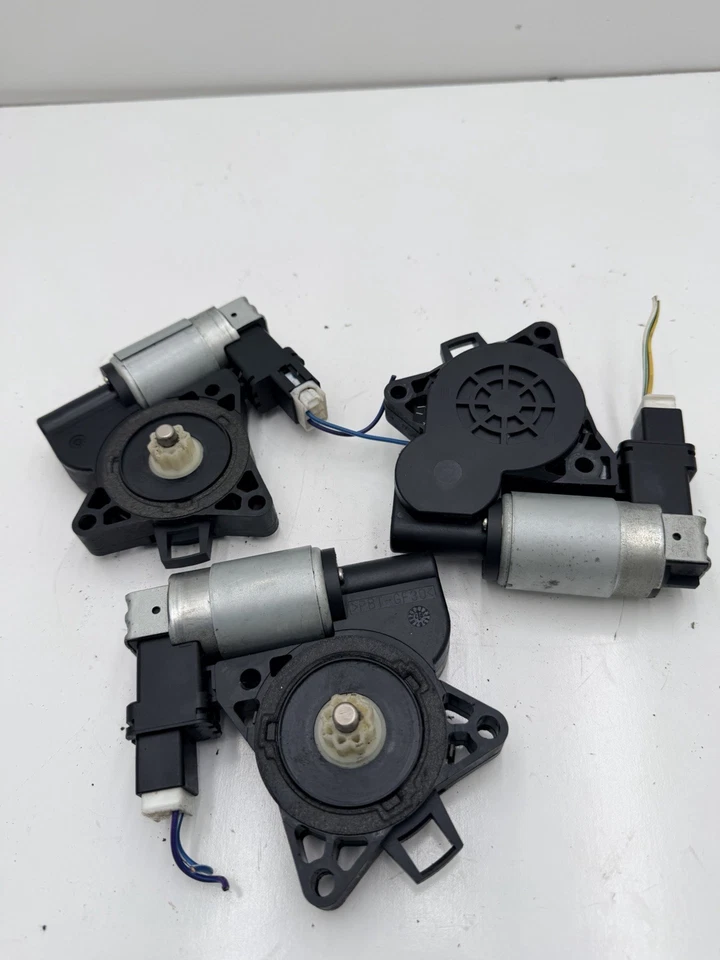 2004-09 Mazda 3 HATCHBACK Rear Window Motor 2 Right & 1 Left OEM B243-15 - Image 2 of 4