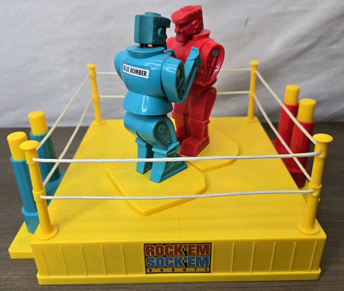 ROCK’EM SOCK’EM ROBOTS (2001) Works Great! “YOU KNOCKED MY BLOCK OFF!” - Picture 1 of 8