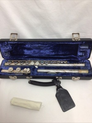 Vintage Student W.T. Armstrong Flute Model 104 with Hard Case Elkhart Ind USA