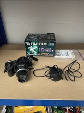 Fujifilm FinePix 6900 Zoom 3.1MP Digital Camera 6x Optical Zoom Boxed