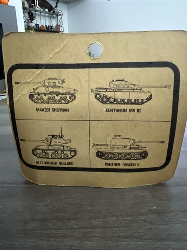NOS Vintage Universal TINY TANKS Die Cast Toy Tank Hong Kong - Picture 5 of 5