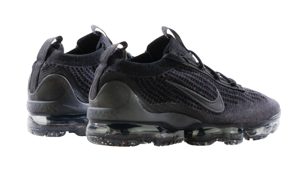 Men 10.5US Nike Air Vapor Max Flyknit Triple Black Sneakers Shoes