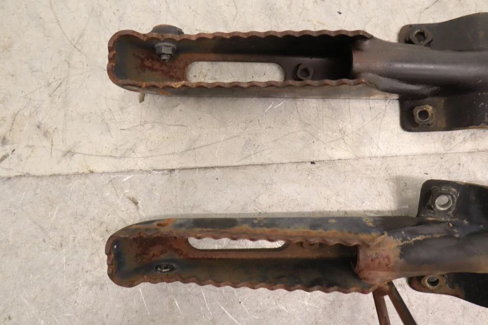 Honda Sportrax 90 TRX90 2004 2x4 OEM reposapiés izquierdo derecho clavijas peldaños Foto 4 de 4