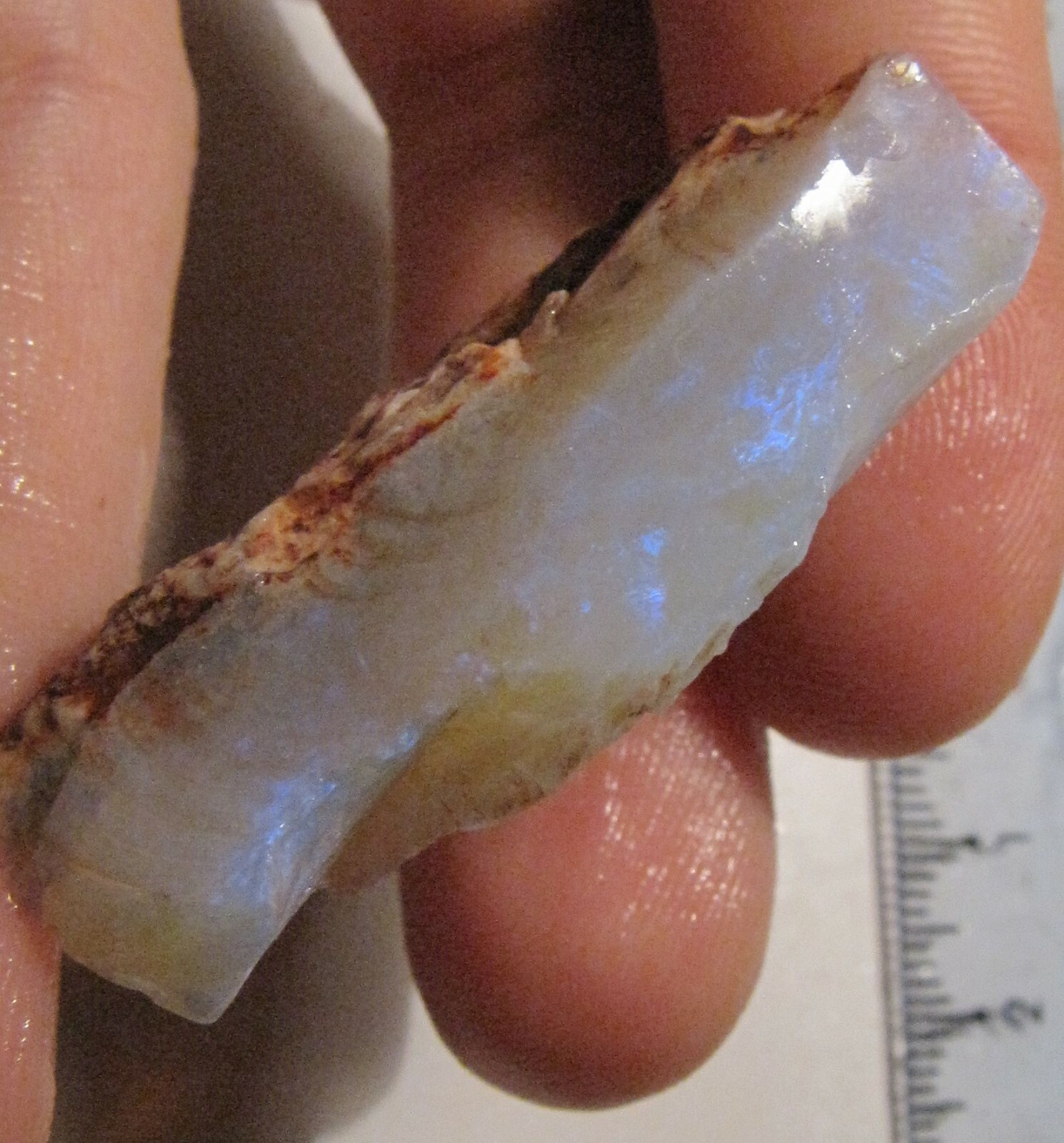 Opale noble pour lithothérapie, pierre de Coober Pedy de 55.70ct