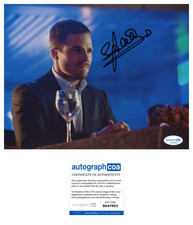 STEPHEN AMELL SIGNED ARROW 8x10 PHOTO W/PROOF # 2 ACOA AUTHENTICATED