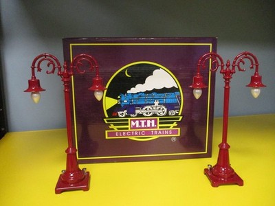 MTH MT-1019 No. 54 Metal Lamp Post Set - Maroon F-1
