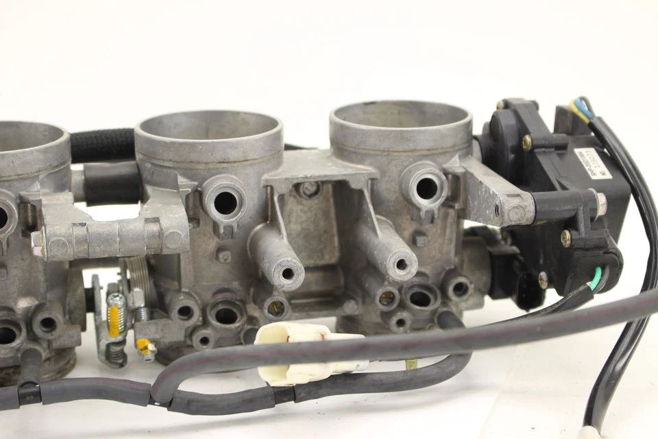 2008 SUZUKI GSXR1000 OEM MAIN FUEL INJECTOR THROTTLE BODY GAS NOZZLE SENSOR SET Foto 4 de 4