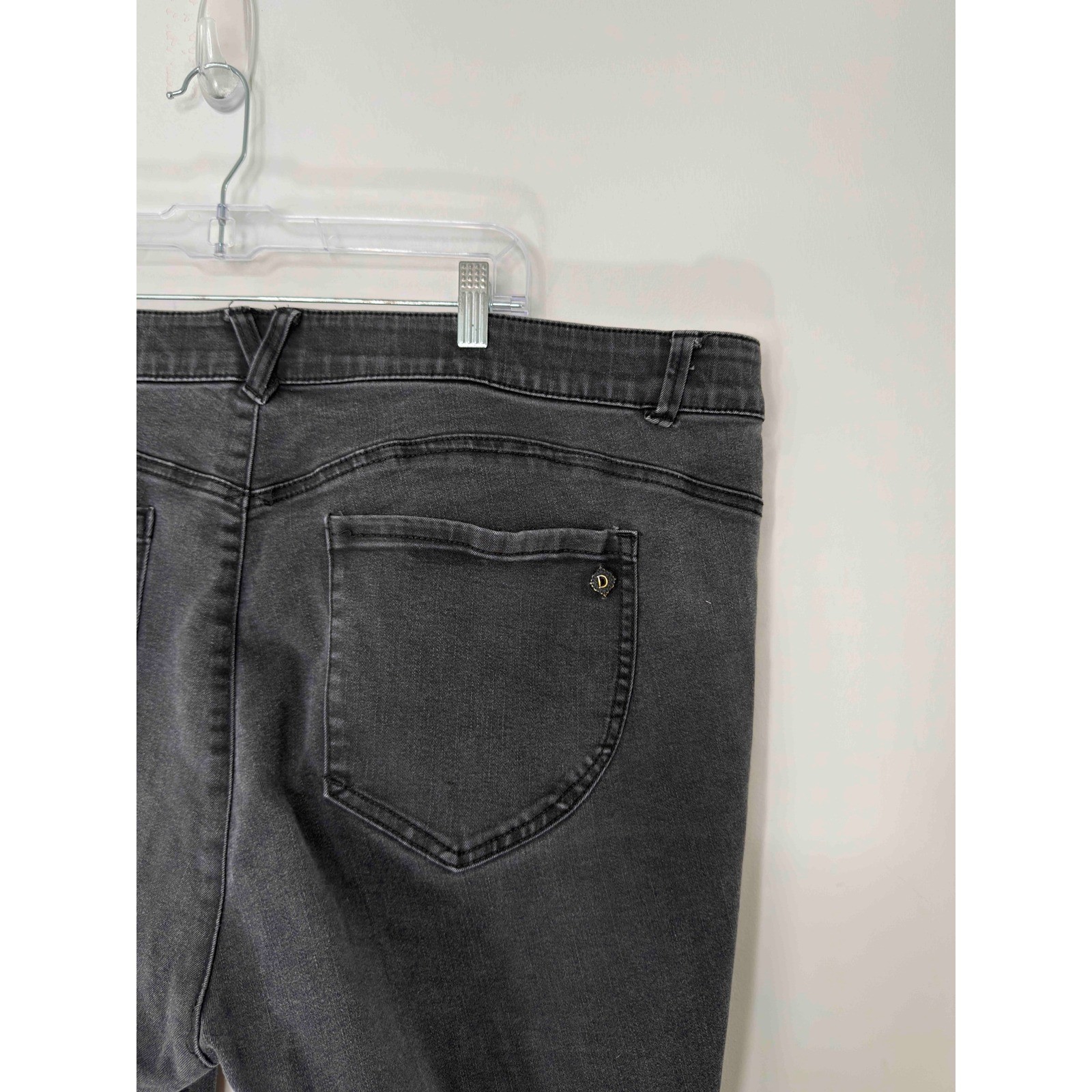 Democracy Black "Ab"solution Stretch Basic Denim … - image 9