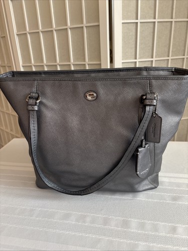 Borsa Coach Peyton con zip in pelle di peltro metallizzato incrociata con portafoglio abbinato - Foto 3 di 13