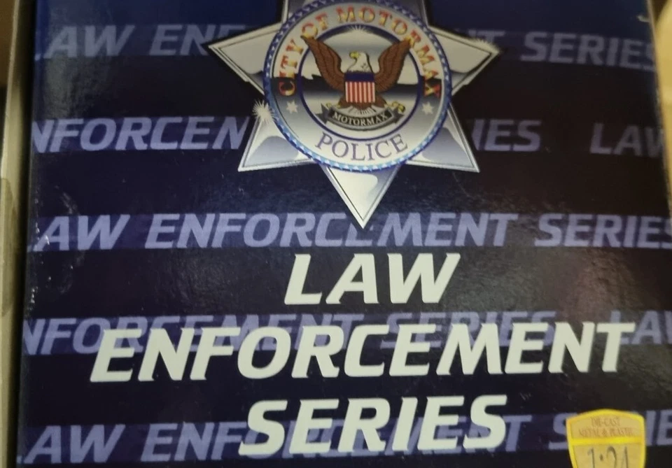 modellino auto polizia crown vittoria 1:24 toronto police die cast - Immagine 4 di 4