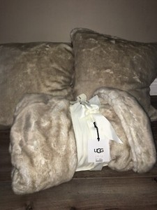 ugg dream pillow