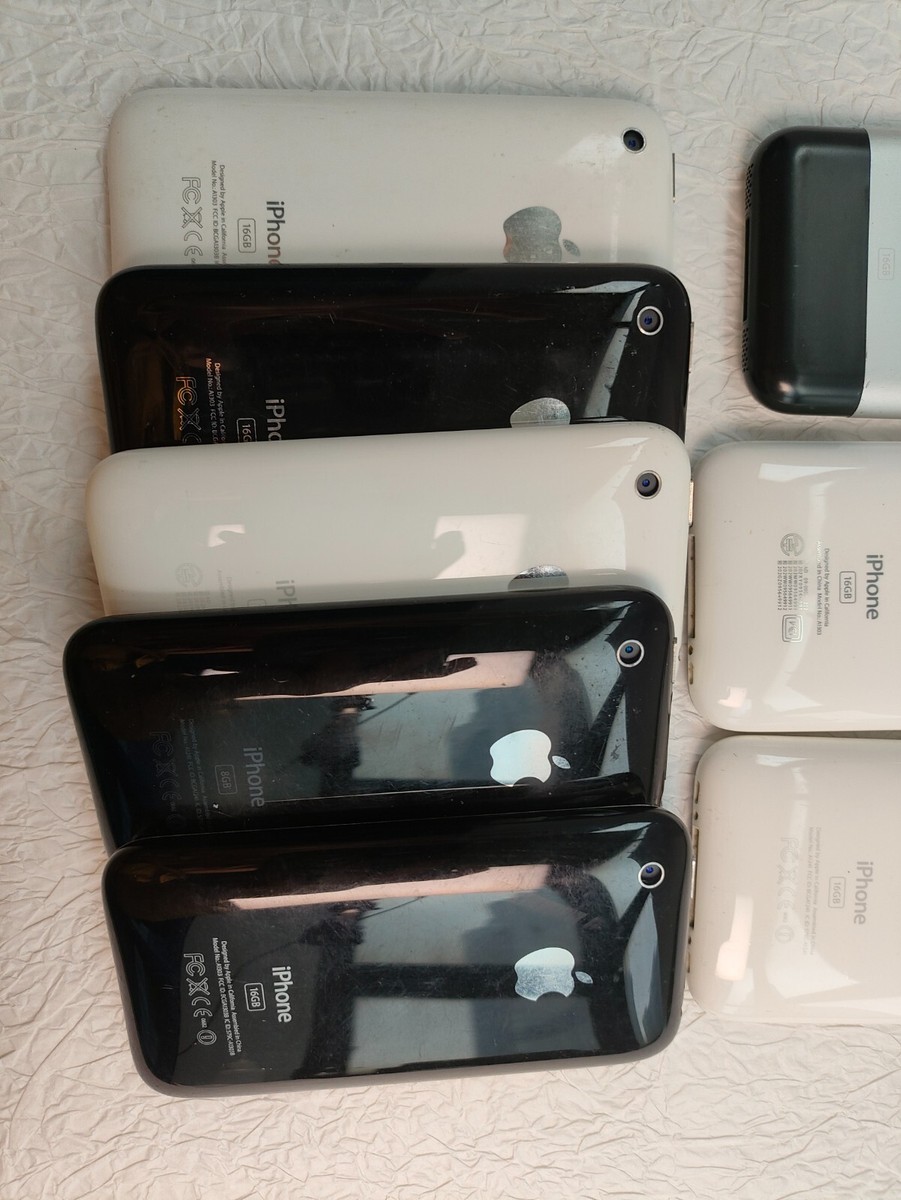 iPhone4 2台 iPod41台 iPhone3G 2台 iPodやiPhoneを2台同時に充電できる「Dual Dock Charger for