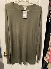 H&M Shirt Women’s Green Long Sleeve Top Size Large Split Hem NEW WITH TAGS