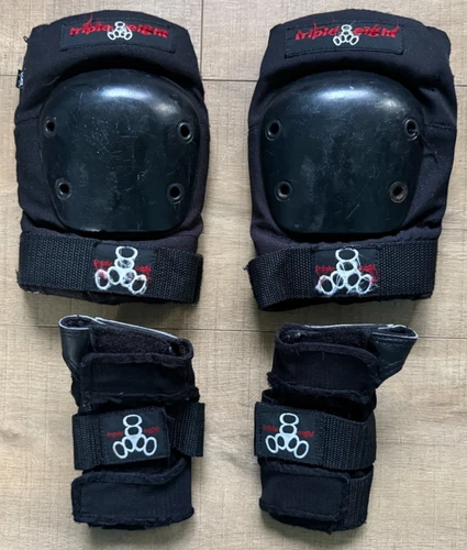 Triple Eight Wristsaver Black Wrist Guards & Elbow Pads - Derby Roller Skating M