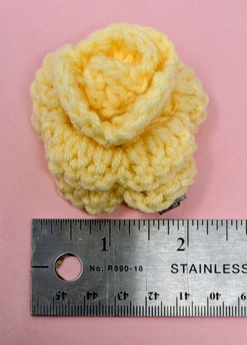 Handmade Crochet Flower Hair Clip - Colombian Wool - Exclusive Gift Barrette - Picture 14 of 16