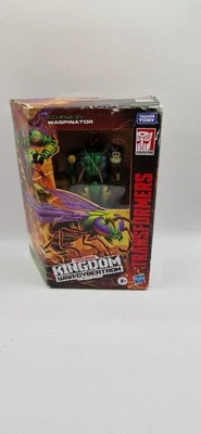 Transformers War for Cybertron Trilogy Kingdom Deluxe Class Predacon Waspinator - Image 1 of 4