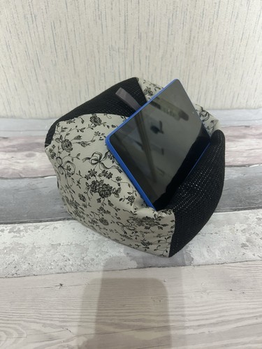 Rustico Rose Detti iPad Tablet Kindle Cuscino Supporto Beanbag - Foto 4 di 5
