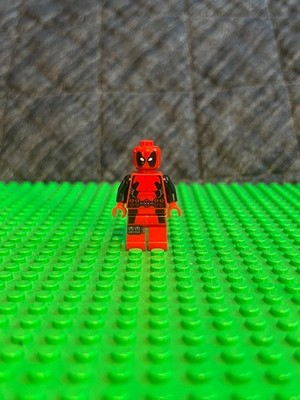 LEGO Deadpool Minifigure From Set 6866 Wolverine s Chopper Showdown