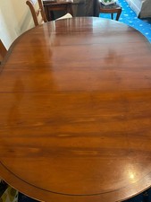 Extendable Yew Veneer Dining Table With 6 Chairs